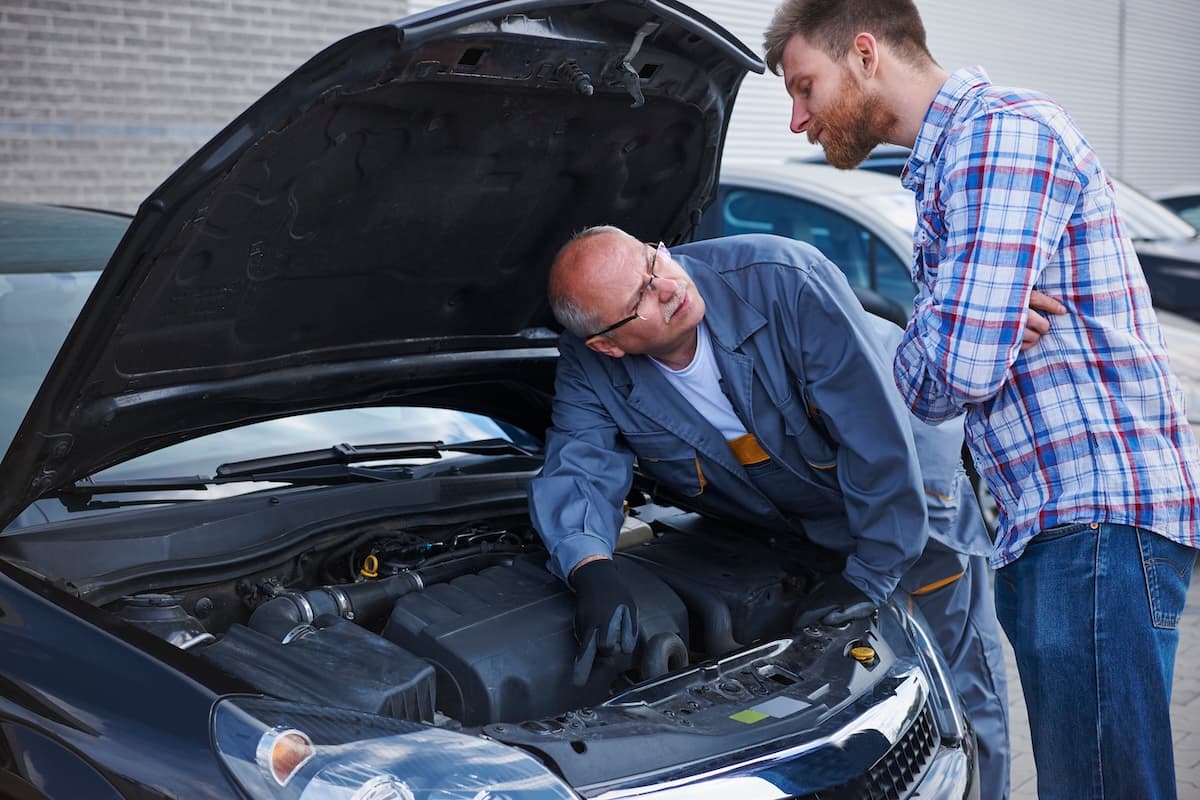 Car AC refrigerant leak detection in Abu Dhabi