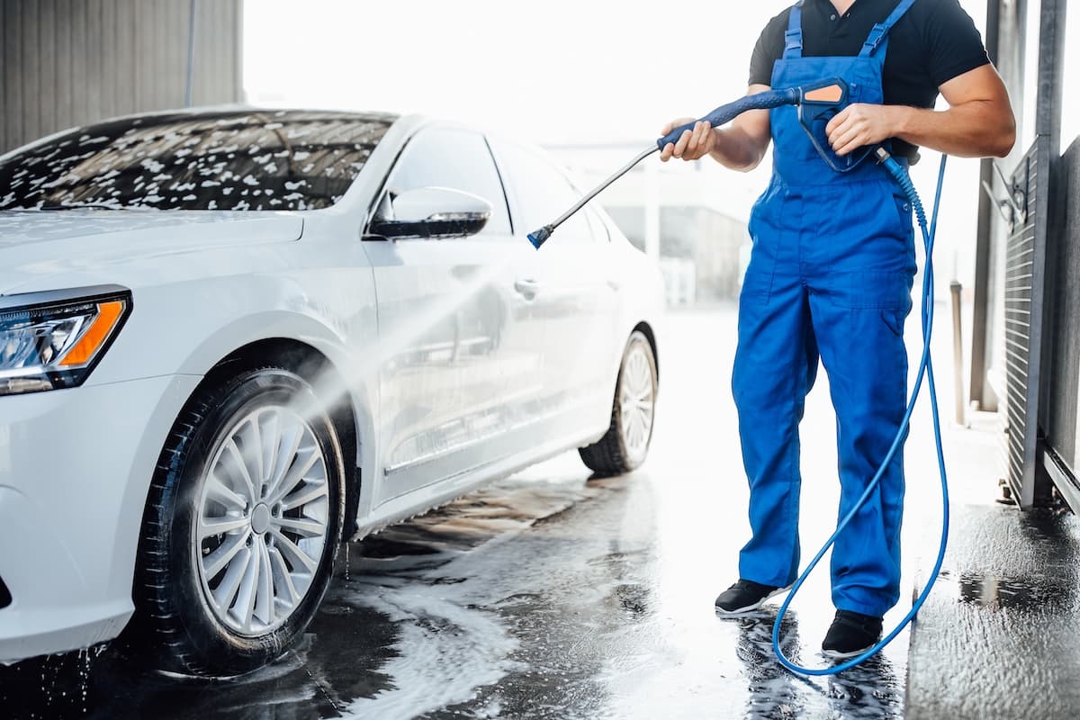 Full Body Wash & Waxing